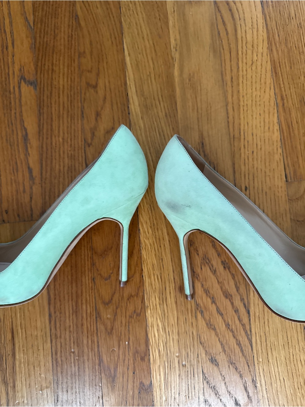 Manolo Blahnik Light Mint Green Suede Pointed-Toe Pumps - Picture 6 of 9